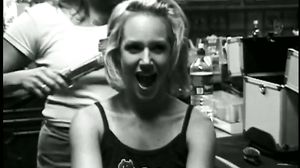 Big booty girl bounces on a long dick