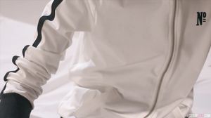 StraplessDildo - College Girl Mia Reese Masturbates Her