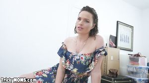 MILF stepmom wants to repent for her sin