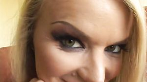 Dora Venter shows off her riding technique