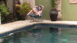 Stunning18 - Small Garden, Wendy