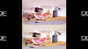 Luna Corazon - Sporty Spice: Solo Gym Pussy Penetration