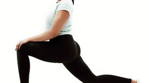 Lulu Jung - Amazing Brunette Takes It Right In The Ass