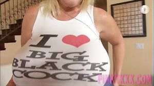 kayla kleevage pinky