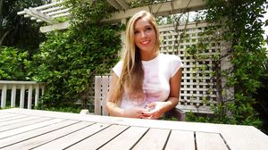 Lexi Cumguzzler Solo Toys