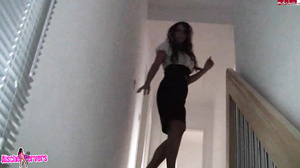 Aische-Pervers - Hausbesichtigung im Supertalent Outfit