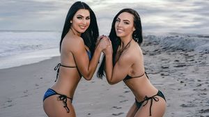 Bonny Bon and Britney Foster AssFucked Together