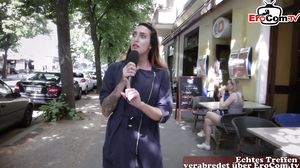 Junge blonde Studentin bei deutschen One Night Stand