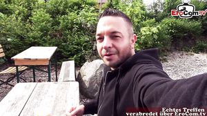 Outdoor Sextreffen mit deutscher dünnen Blondine