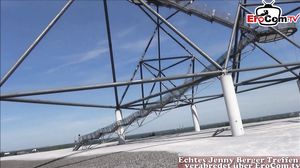 Ă–ffentlicher Outdoor Sex mit deutschem rothaarigen Teen