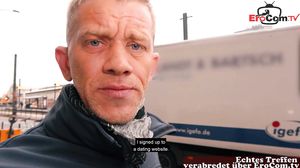 Blonde Sekretärin fickt Deutschen in Strümpfen