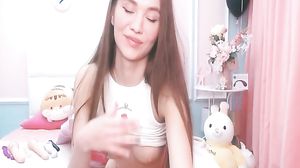 Petite And Slinky Babe Show A Majestic Pleasure Live