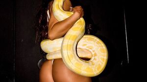 Jada Dee Takes Dick In Her Ass First Time