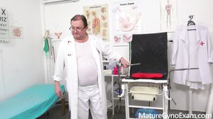 Valentina Sierra - Kinky gyno exam and real orgasm of hot babe Valentina Sierra