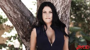 Lacie James - Gets Fucked By a Hung Stud