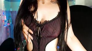 All American Brunette With Divine Looks Live