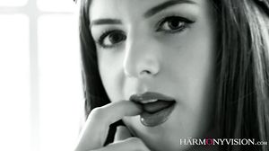 Ella Hughes - Take All Of Me Right Now