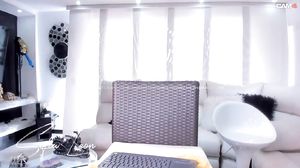 Sofia Leon - Hot Brunette Chick Playing For You On Cam