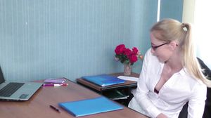 La Secrea9taire de Direa9rection - HPG Prod DVD