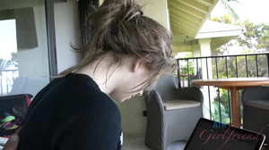 Joseline Kelly - Amateur - Joseline takes off her sweaty socks