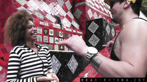 Giovana Bombom - Mulata fodeu no pelo com playboy