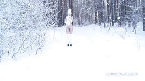 NaughtyLada - Winter naked outdoor