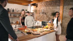 Hitzefrei - Going In And Out Of Holes - Tom Towwer, Kac