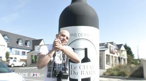 La France A Poil - Hot Brunette Babe Gets Slippery Fuck