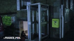 La France A Poil - Sexy Brunette Whore Fucks Homeless M