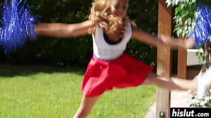 Cheerleader Honey Milani fucked a dude