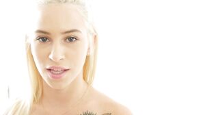 Kiara Cole Sucks off her Stepdad