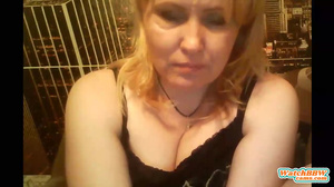 Webcam curvy mature milf in black lingerie