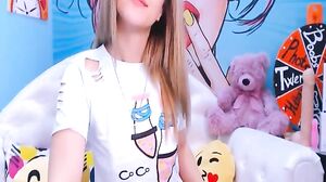 Blonde Babe Present Her Perfect Ass Live