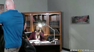 Diamond Jackson - She's The Boss