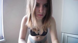 Hot Curvy Teen Girl Shows her Perfect Pussy and Boobs