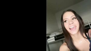 Melody Foxx Showed Up With That Curvy 18yo FRESH Body