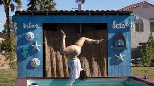 Ellie Boulder vs. Mr.Stixx