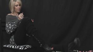 Eroticnikki - Stroke Milf