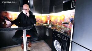 SweetyX E43 Roxy Lips Uncle Bob