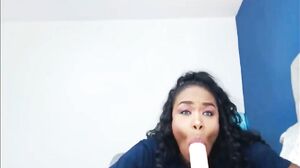 Sexy Ebony Babe Fucks Her Dildo