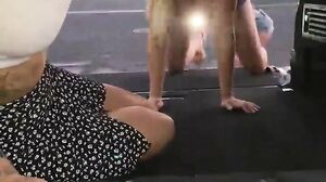 Eating Pussies In The Car