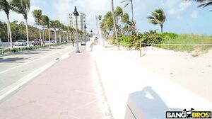 Moriah Mills Shows us What She’s Got