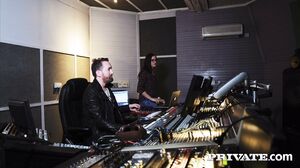 Shi Official Aka Shio Official - Curvaceous Return