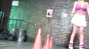 Hot Bombshell Rollergirl MILF Rough Fuck by Big Dick Gu