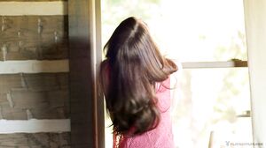 Caitlin McSwain - Alluring Babe