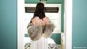 Caitlin McSwain - Luxurious Lust