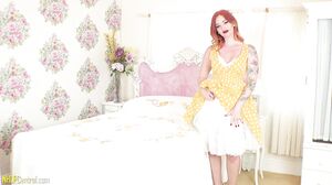 NHLPCentral - Zara Durose Your own vintage vixen