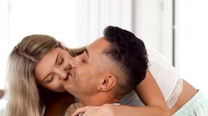 Gina Gerson - Come Back To Bed - S38:E5