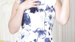 NHLPCentral - Elle Hunter The blue stocking girl