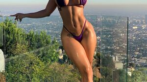 Alyssa Bounty - Horny Girlfriends Ass Vs Work Meeting in HD